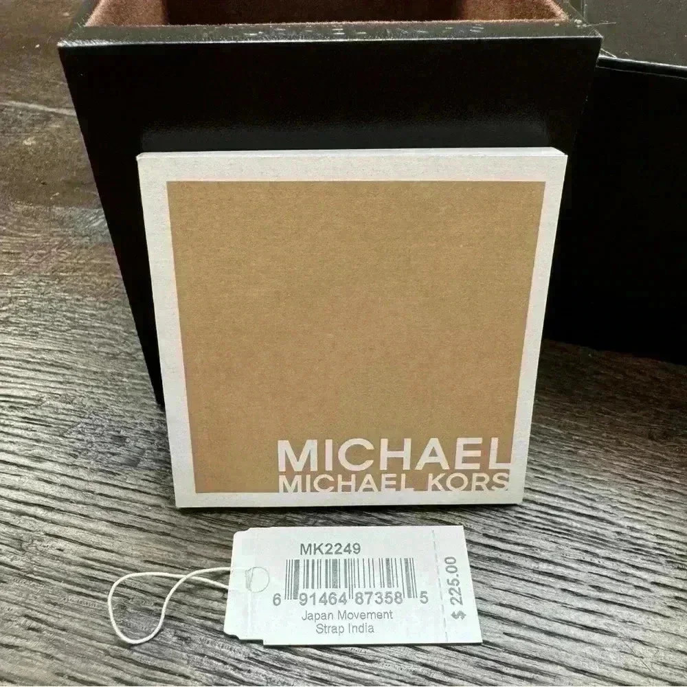 Michael Kors Watch - Picture 7 of 8